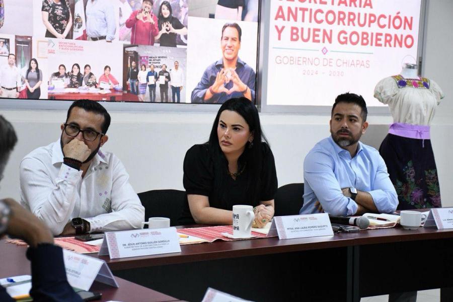 Reunión de trabajo con contralores de diversas instituciones para dar seguimiento a las auditorías vigentes