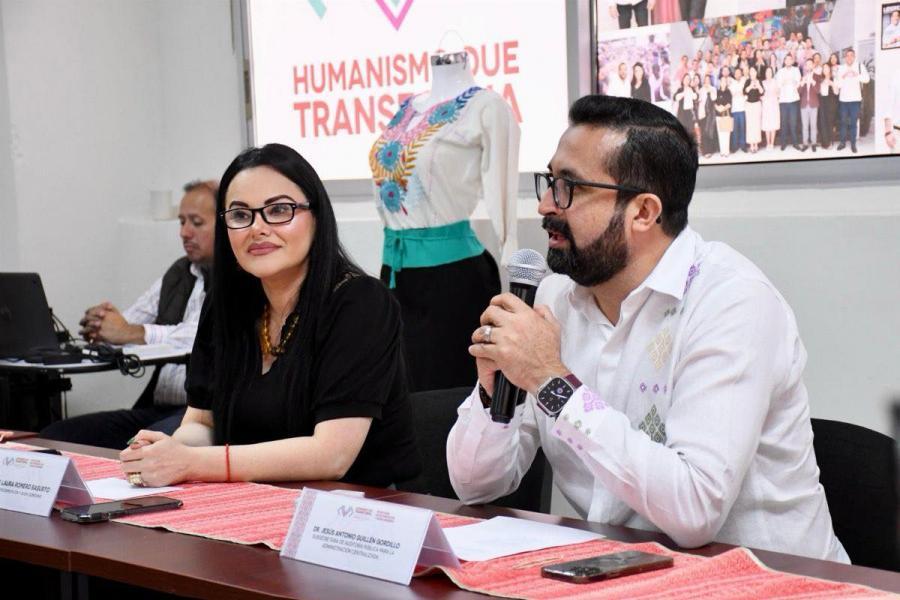 Se credencializa  a los trabajadores de la Secretaría Anticorrupción y Buen Gobierno. 