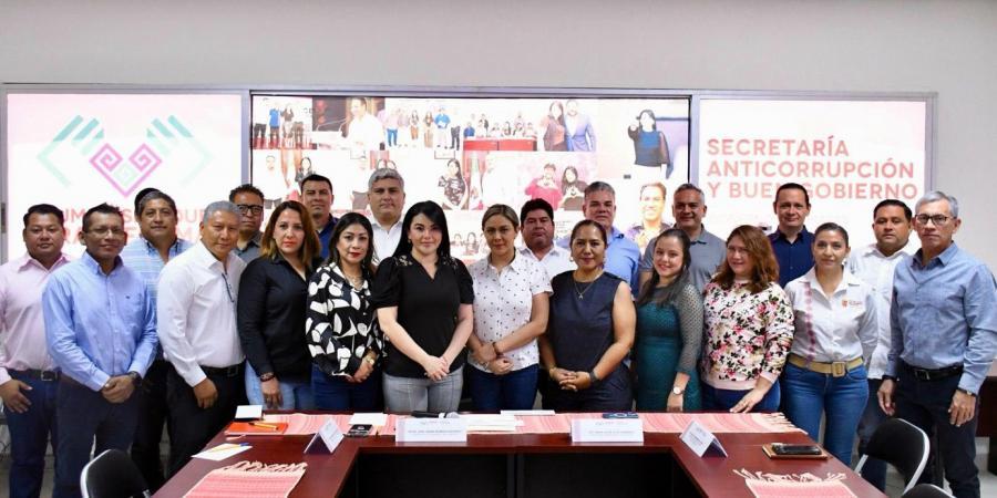 Entrega de tarjetas de acceso a la plataforma Jaguar Evalúa a enlaces del Gabinete de Infraestructura
