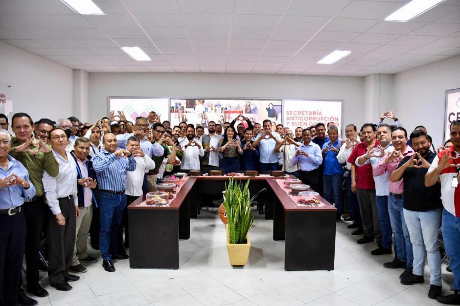 La Secretaría Anticorrupción y Buen Gobierno celebra a los padres en su día