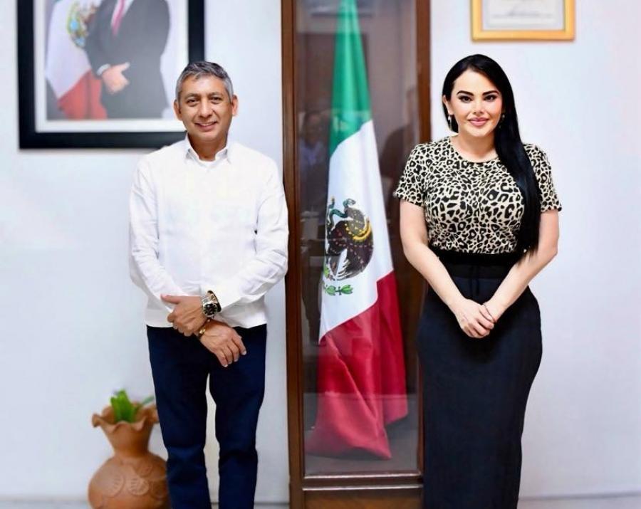 Se reúnen Ana Laura Romero Basurto y Director General del Cecytech