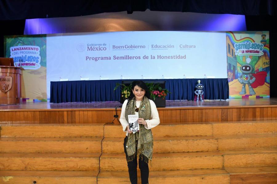 Ana Laura Romero Basurto asiste al lanzamiento Nacional del programa Semilleros de la Honestidad en la CDMX