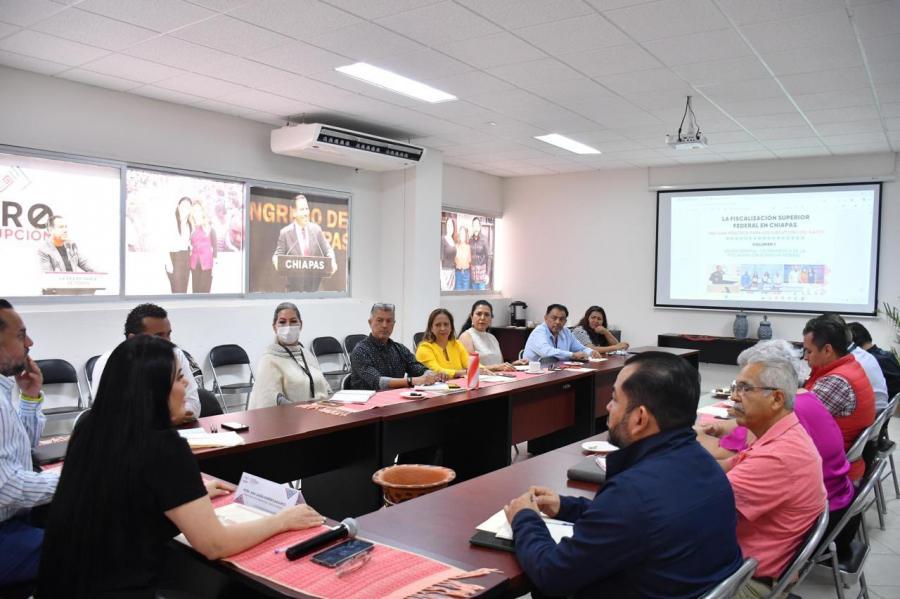 Ana Laura Romero Basurto fortalece estrategias de prevención en reunión con contralores
