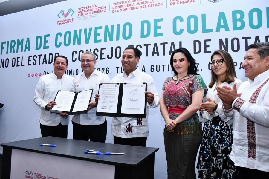 Ana Laura Romero Basurto participa en la firma del convenio de colaboración entre el gobierno del estado y el consejo estatal de notarios de Chiapas