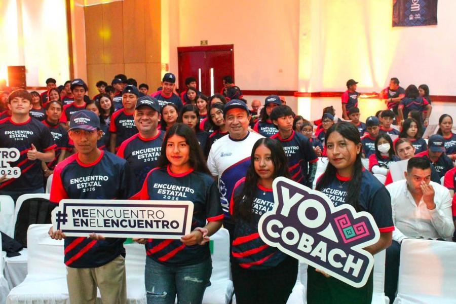 Ana Laura Romero Basurto asiste a la ceremonia inaugural del encuentro estatal académico, cultural y deportivo COBACH 2026