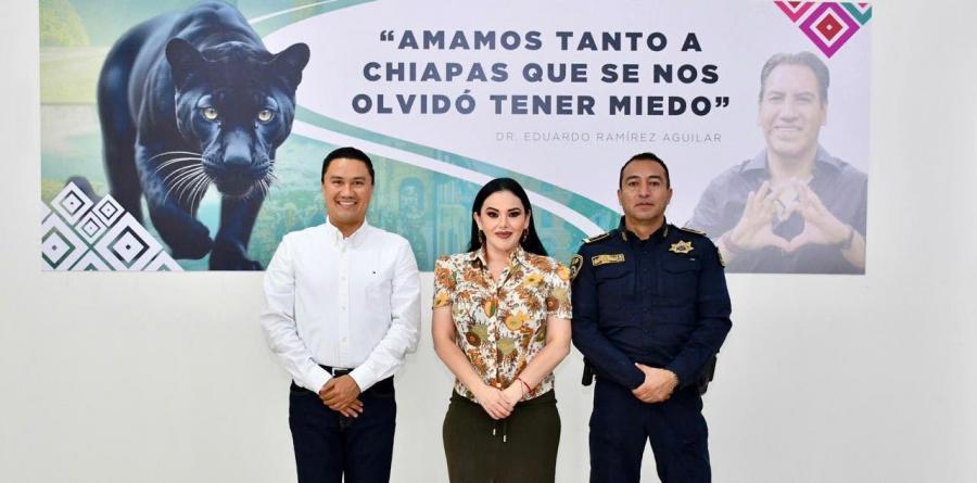 Ana Laura Romero Basurto sostiene reunión de trabajo con regidor y secretario de seguridad de Tuxtla Gutiérrez