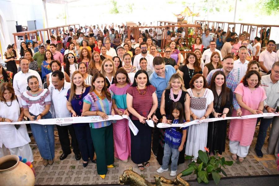 Expo Mercadito fortalece el talento artesanal y la economía local desde la Secretaría Anticorrupción y Buen Gobierno. 